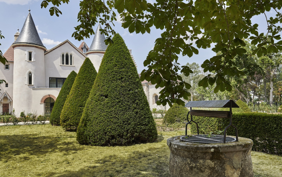 Summer terrace lunch at Château Saint Jean in Montluçon